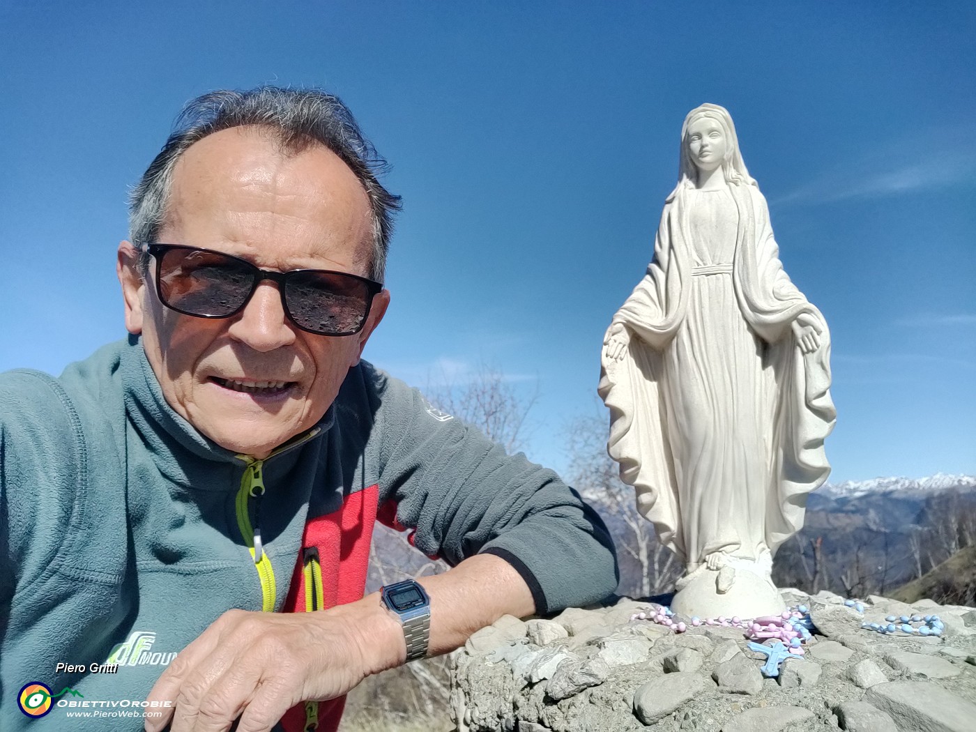 55 Alla bella bianca Madonnina (CAI-Alzano) del Costone (1195 m) che posso vedere da casa (Zogno).jpg